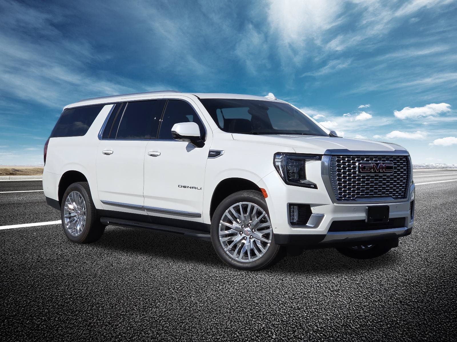 Used 2023 GMC Yukon XL Denali w/ Advanced Technology Package AWD/4WD image 2
