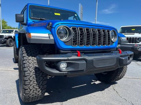 Used 2025 Jeep Wrangler Unlimited Rubicon AWD/4WD image 31