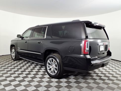 Used 2017 GMC Yukon XL Denali AWD/4WD image 6