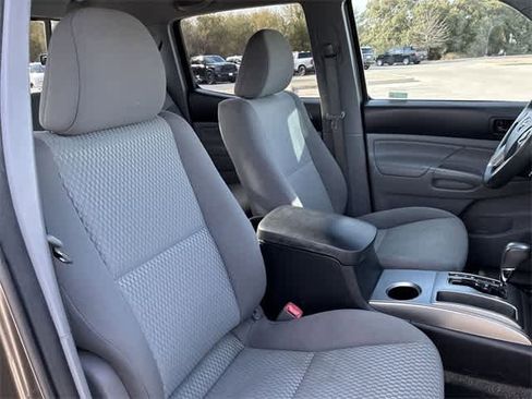 Used 2014 Toyota Tacoma PreRunner w/ SR5 Package image 22