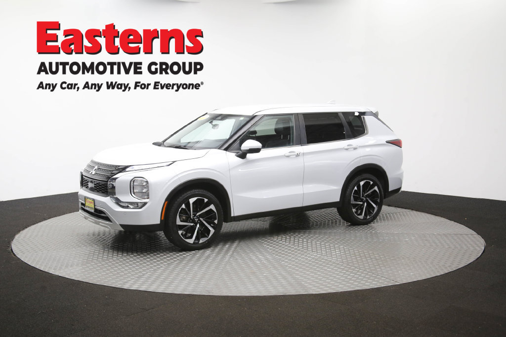 Used 2024 Mitsubishi Outlander SE FWD image 55