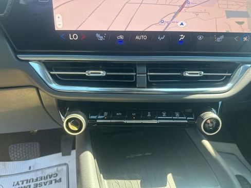 New 2026 Chevrolet Equinox EV LT image 25