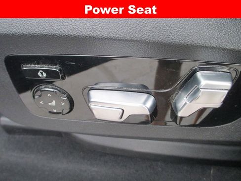 Used 2022 BMW X7 M50i w/ Dynamic Handling Package image 32