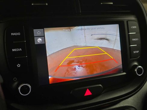 Used 2023 Kia Soul LX image 32