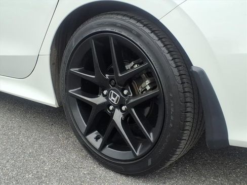 Used 2023 Honda Civic Sport image 11