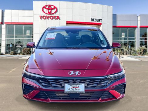 Used 2024 Hyundai Elantra Limited image 2