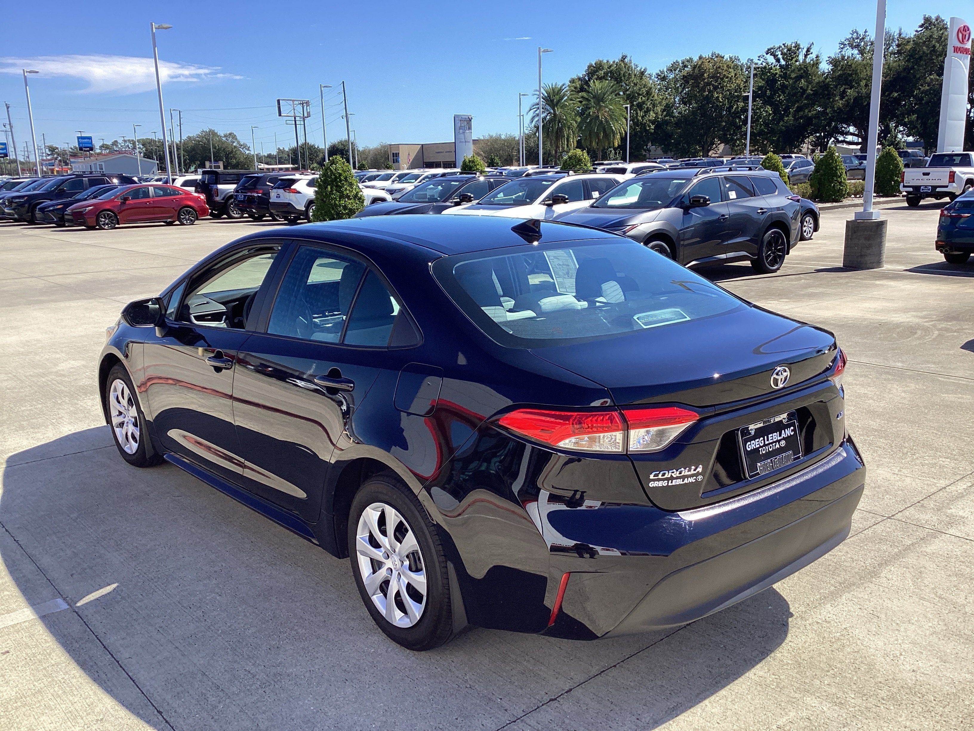 Used 2026 Toyota Corolla LE FWD image 5