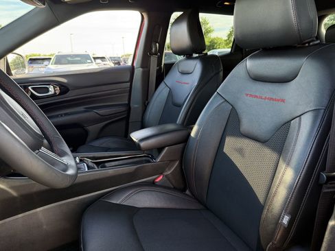 Used 2025 Jeep Compass Trailhawk image 20
