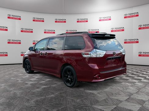 Used 2020 Toyota Sienna SE w/ Nightshade Edition AWD/4WD image 7