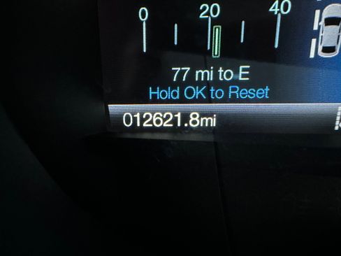 Used 2024 Ford Edge Titanium w/ Class II Trailer Tow Package image 10