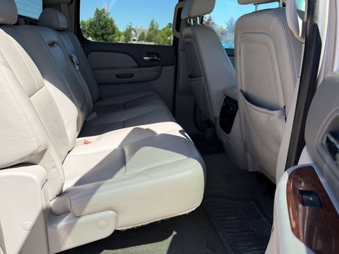 Used 2008 Chevrolet Silverado 2500 LTZ w/ EZ-Lift Tailgate Package AWD/4WD image 14