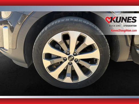 Used 2021 Kia Telluride S AWD/4WD image 11