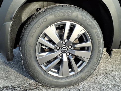 New 2025 Nissan Pathfinder SV image 6