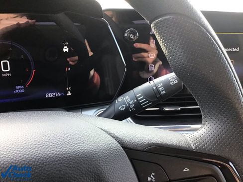 Used 2025 Chevrolet Trax LT image 29