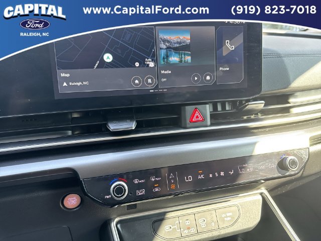 Used 2025 Kia Carnival SX FWD image 27