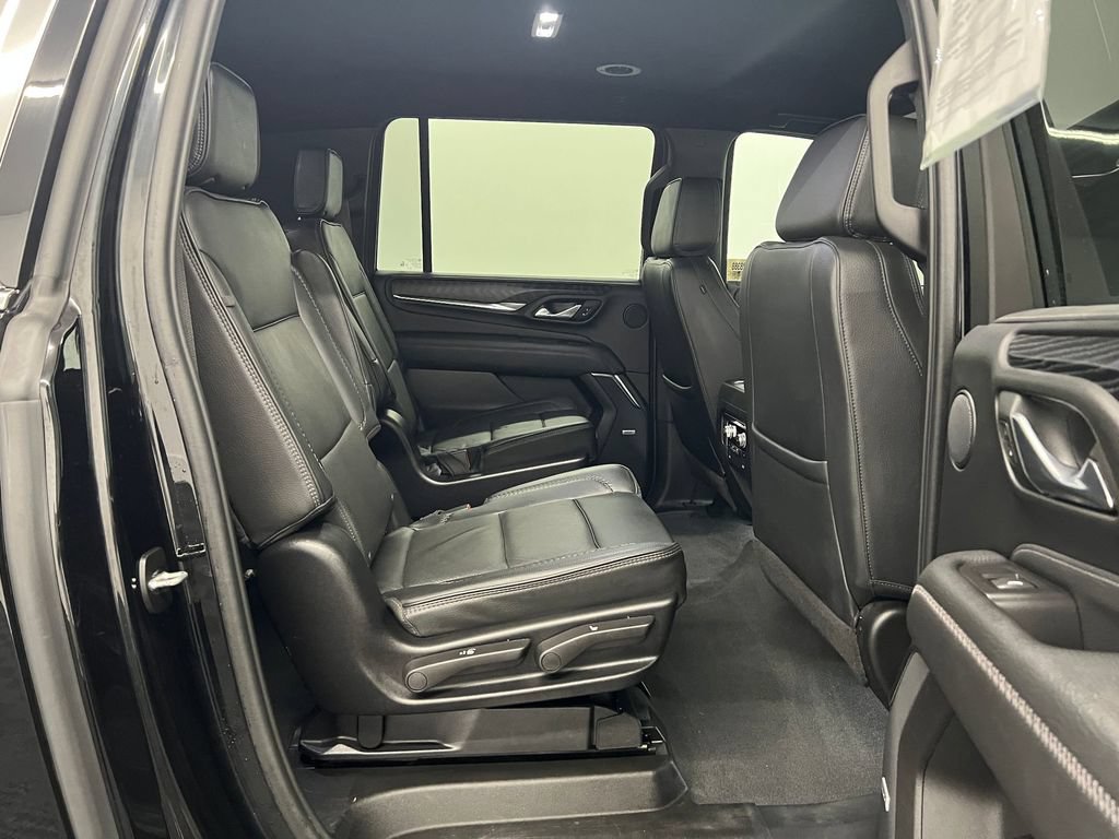 Used 2024 GMC Yukon XL Denali AWD/4WD image 24