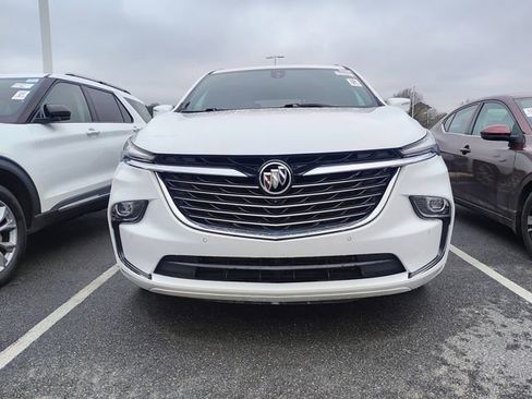 Used 2024 Buick Enclave Premium image 2