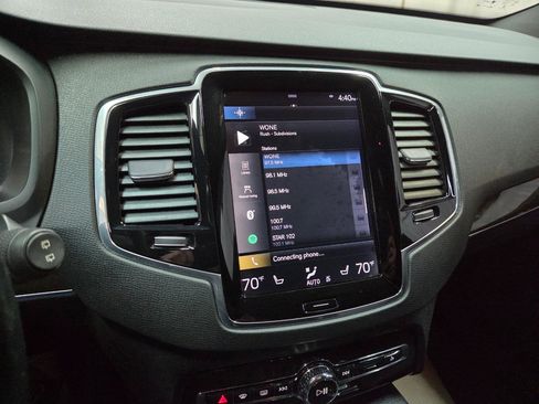 Used 2018 Volvo XC90 T6 Momentum w/ Convenience Package image 21