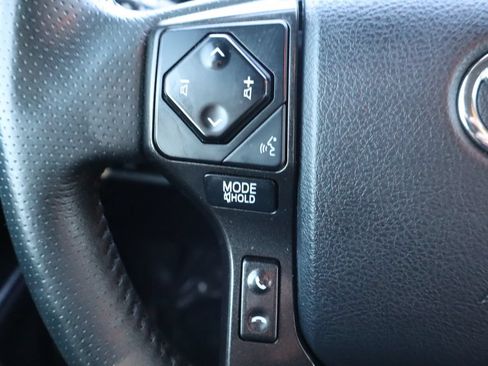 Used 2020 Toyota 4Runner TRD Off-Road AWD/4WD image 29