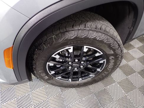 Used 2025 Chevrolet Traverse Z71 AWD/4WD image 37