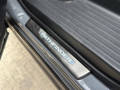 Used 2023 Nissan Pathfinder Platinum w/ Lighting Package (N92) image 36