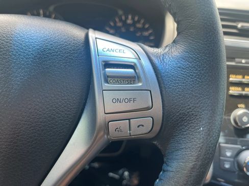 Used 2015 Nissan Altima 2.5 SV w/ Convenience Package FWD image 17