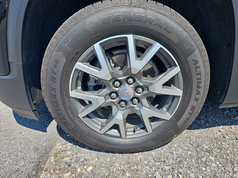 Used 2023 GMC Acadia SLE AWD/4WD image 11