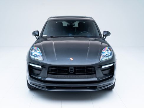Certified 2023 Porsche Macan AWD/4WD image 6