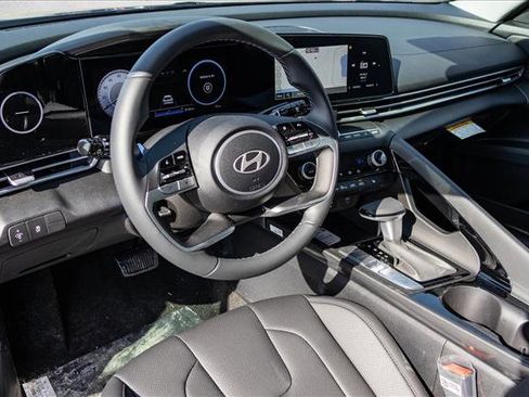 New 2026 Hyundai Elantra Limited image 10