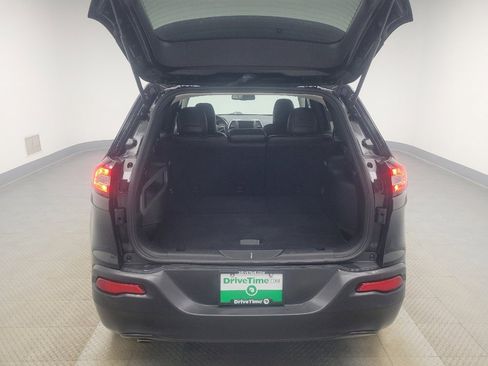 Used 2018 Jeep Cherokee Latitude Plus w/ Cold Weather Group image 29