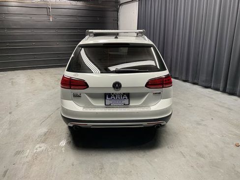 Used 2019 Volkswagen Golf Alltrack SEL image 3