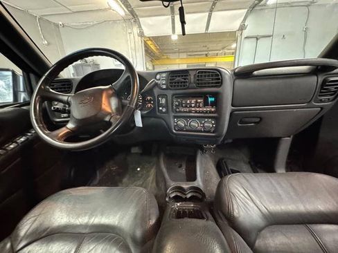 Used 1999 Chevrolet Blazer LT w/ Cold-Climate Pkg AWD/4WD image 31