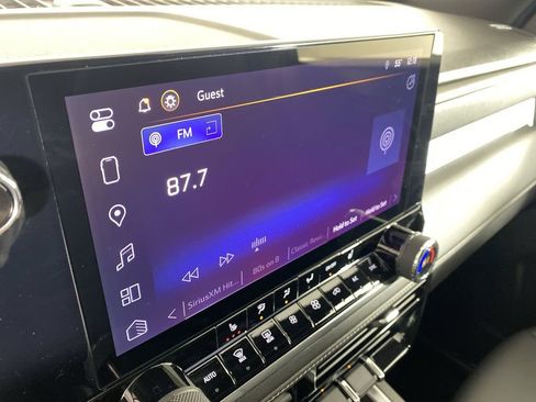 Used 2024 Chevrolet Colorado LT w/ LT Convenience Package III image 16