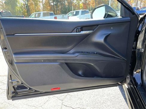 Used 2023 Toyota Camry SE image 17