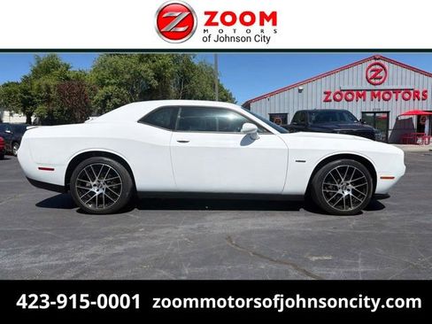 Used 2016 Dodge Challenger R/T RWD image 1
