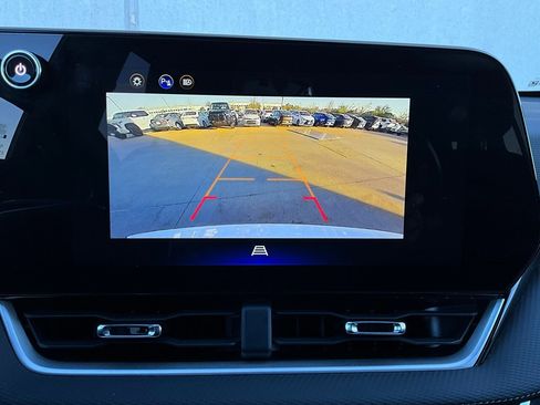 Used 2025 Chevrolet Equinox LT image 30