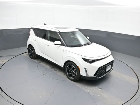 Used 2023 Kia Soul EX image 36