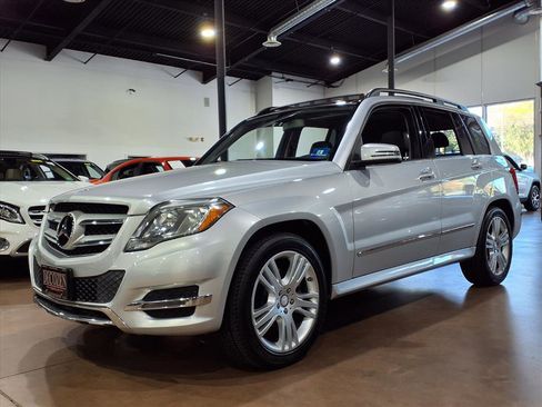 Used 2014 Mercedes-Benz GLK 350 4MATIC image 3