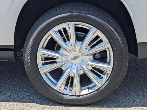 New 2023 Chevrolet Suburban High Country RWD image 6