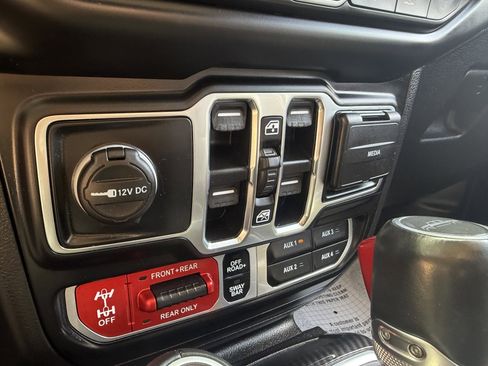 Used 2021 Jeep Gladiator Rubicon AWD/4WD image 42