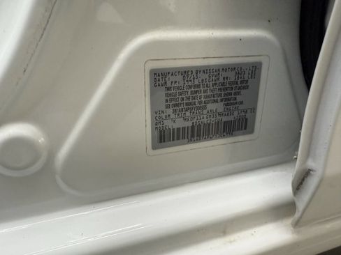 Used 2015 Nissan Sentra S image 33