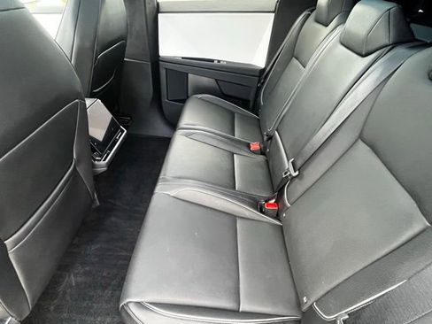 Used 2024 Tesla Cybertruck AWD Crew Cab image 27