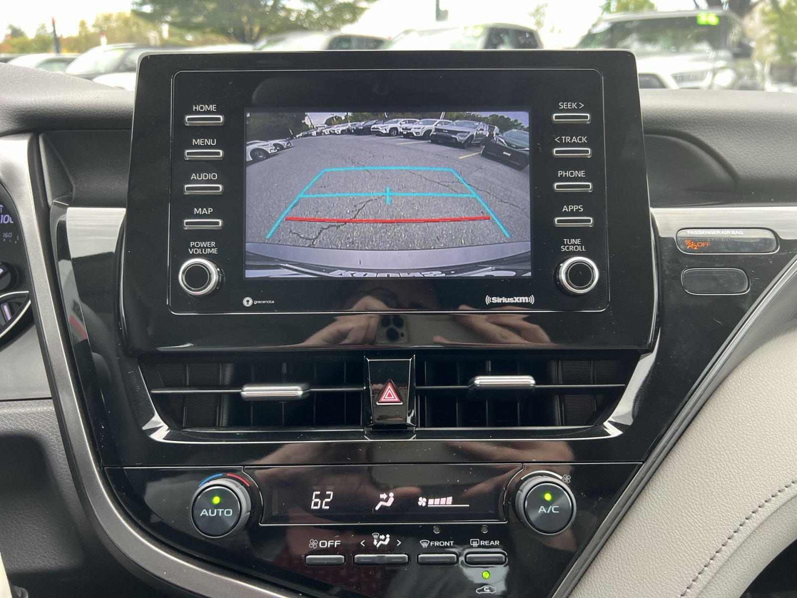 Used 2021 Toyota Camry SE AWD/4WD image 19