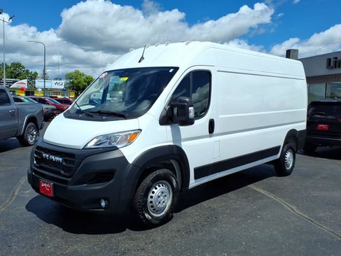 Used 2025 RAM ProMaster 2500 w/ Convenience Group FWD image 8