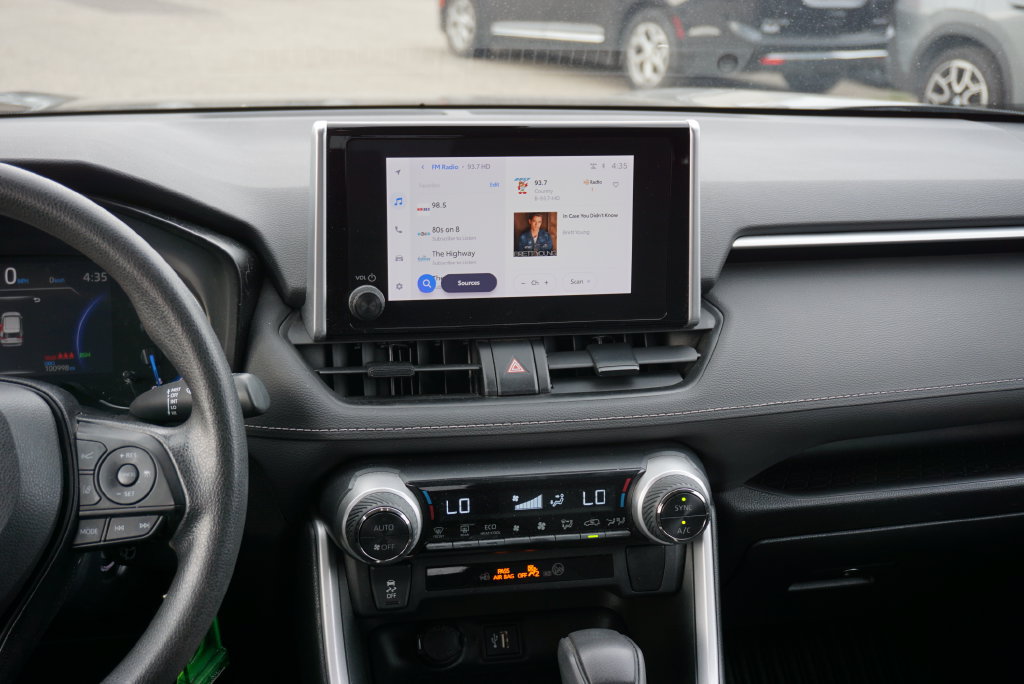 Used 2023 Toyota RAV4 LE AWD/4WD image 14