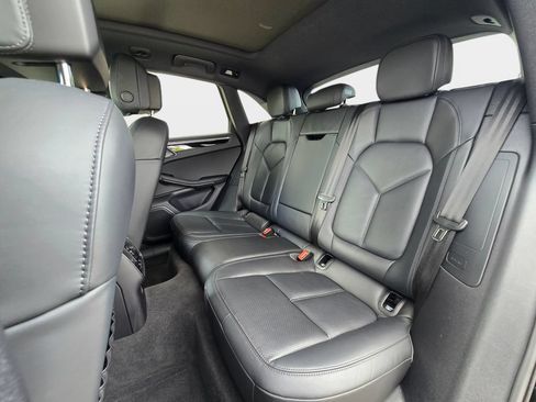 Used 2023 Porsche Macan AWD/4WD image 16