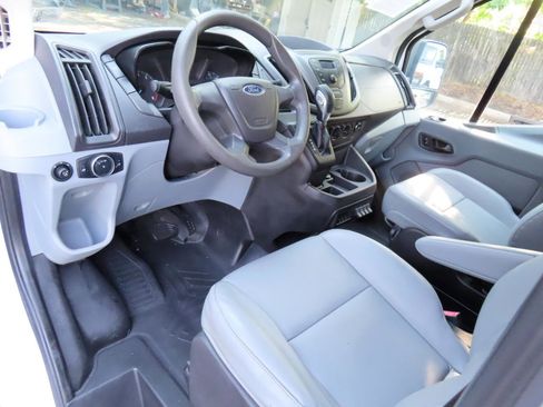 Used 2015 Ford Transit 150 130 Low Roof RWD image 9