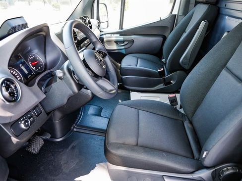 New 2025 Mercedes-Benz Sprinter 2500 image 15