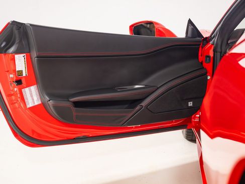 Used 2011 Ferrari 458 Italia Coupe RWD image 18