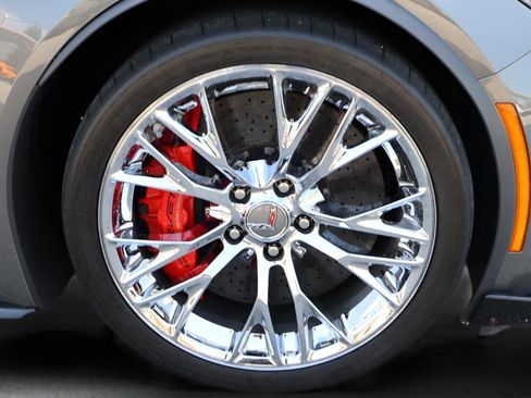 Used 2015 Chevrolet Corvette Z06 w/ 3LZ Preferred Equipment Group image 10